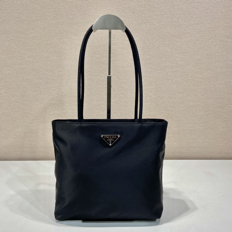 Pra*a shopping bags